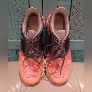Women's On Cloud Flyer Running Shoes Size 10